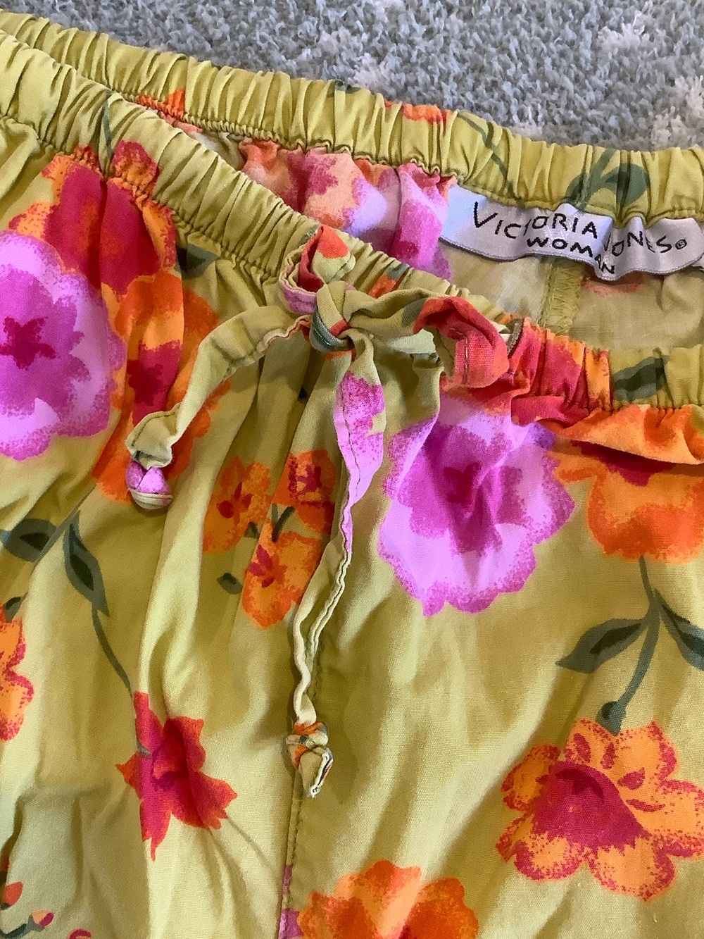 Bright Citrine with Pink & Yellow Floral Drawstring Capri Pants RS Plus Size 1X - Picture 3 of 16
